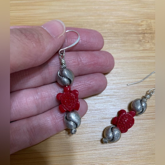 Turtle Dangle Earrings ❤️ - Picture 4 of 6